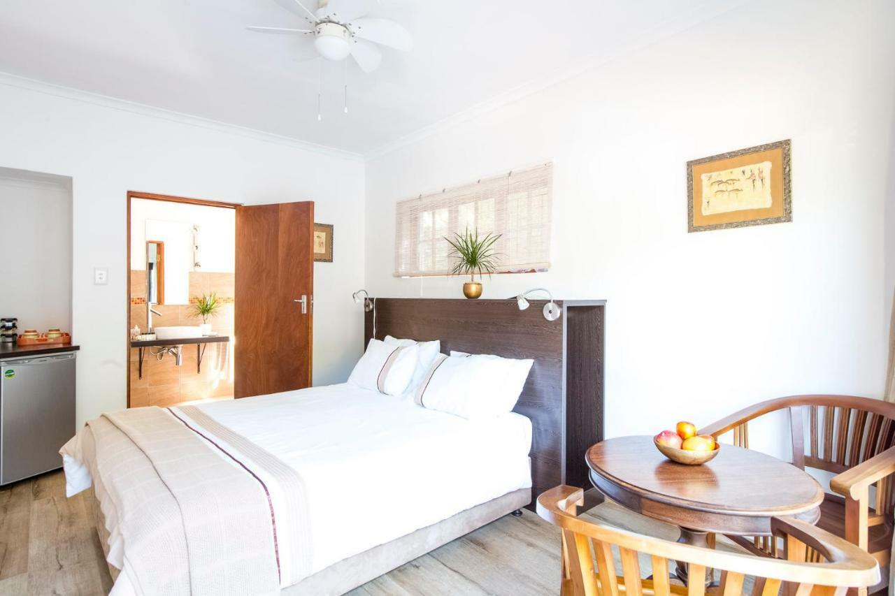 Private room in Ambiente Guest House Knysna Extérieur photo